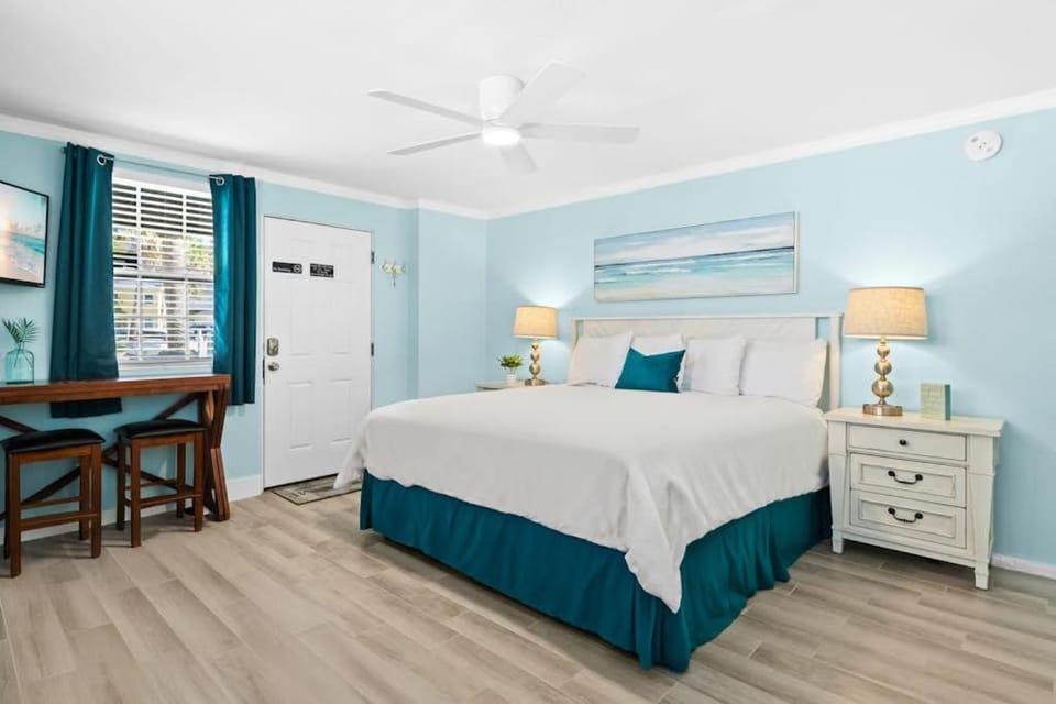 Parrot Beach Cottages Suite #1 Apartment in Siesta Beach