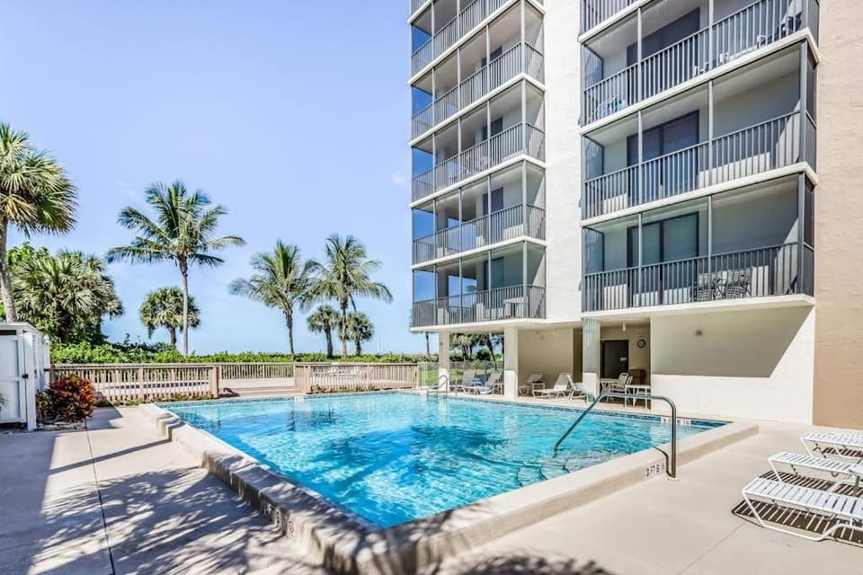 Vanderbilt Beachside House in Vanderbilt Beach