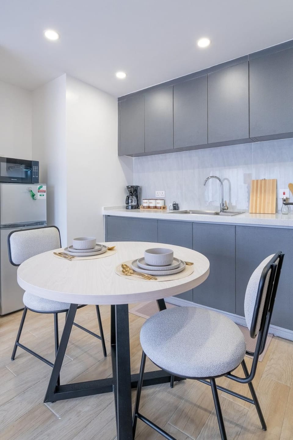 Coffee/tea facilities, Kitchen or kitchenette, Dining area