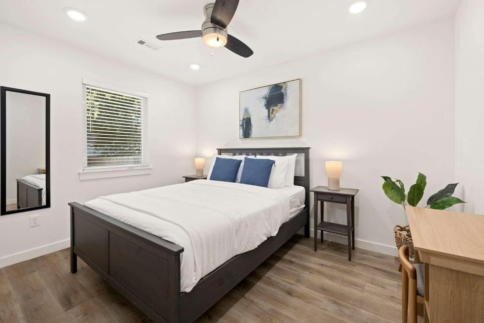 Benton Blue-Half Mi to Downtown-Perfect for Bikers House in Rogers