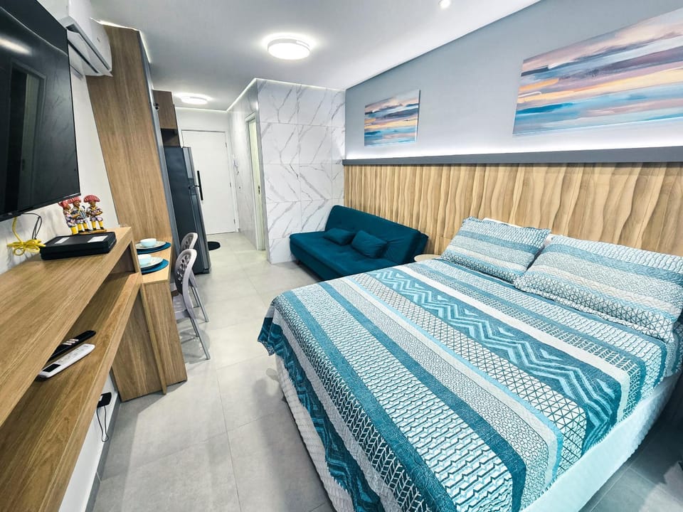 Communal lounge/ TV room, Bed, TV and multimedia, Living room, Photo of the whole room, Seating area, Bedroom, wardrobe