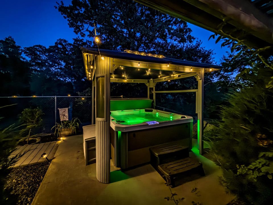 Yosemite Luxe Family Lodge - Spa, Theater, Sauna, EV, Game Room, Poker Table House in Bootjack