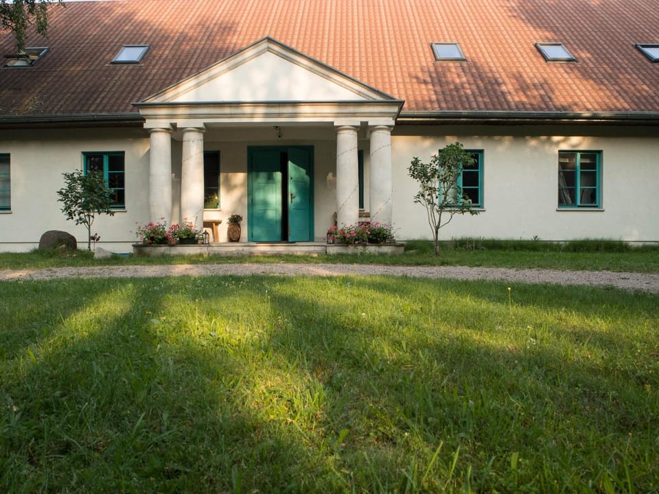 Property building, Facade/entrance, Spring, Day, Garden
