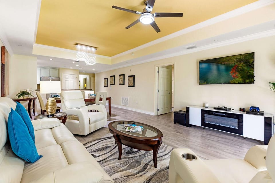 524-Beautiful ground floor condo adjacent to the pool in the Reunion Resort Apartment in Four Corners