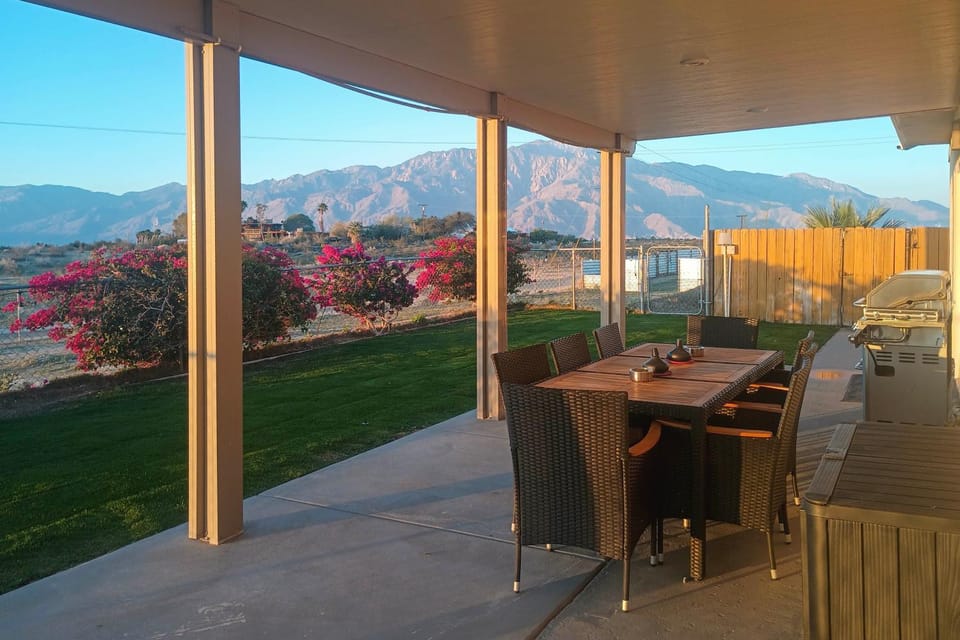 Saltwater Pool & Spa | BBQ: Spacious Desert Gem! House in Desert Hot Springs