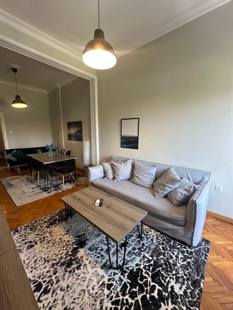 Living room, Seating area