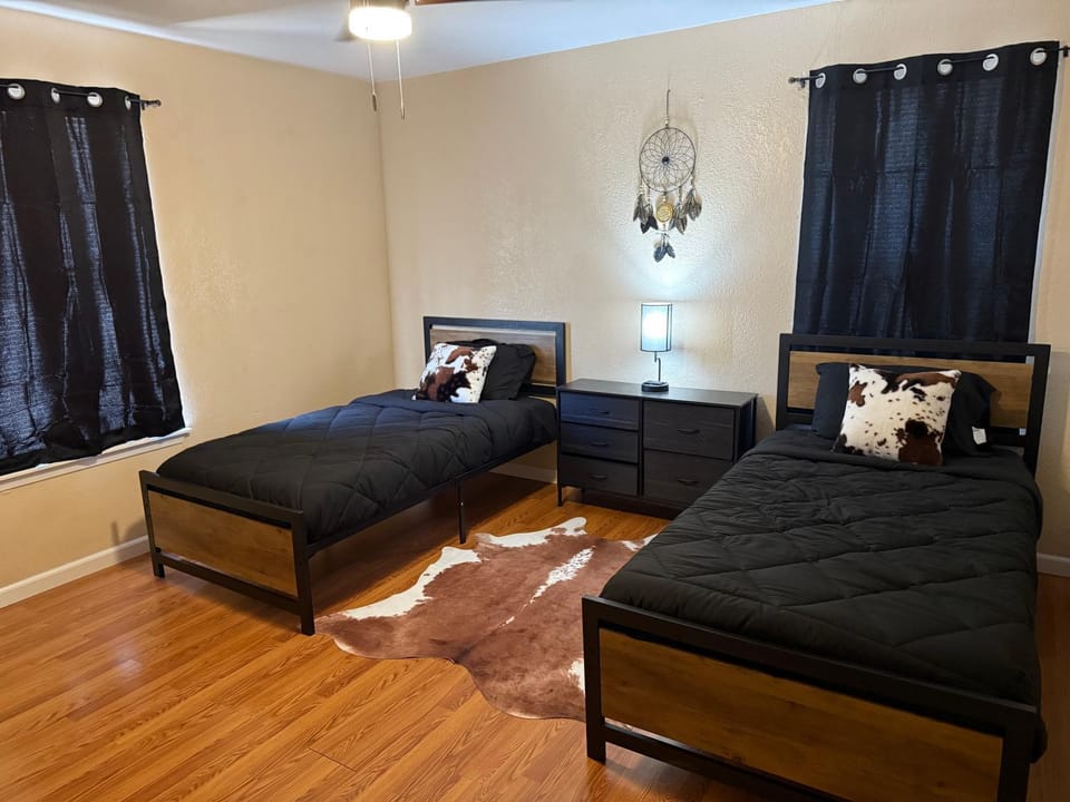 Photo of the whole room, Bedroom