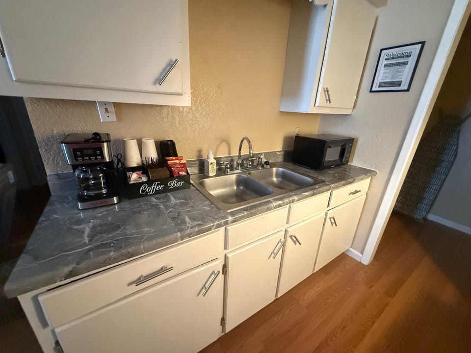 Coffee/tea facilities, Kitchen or kitchenette