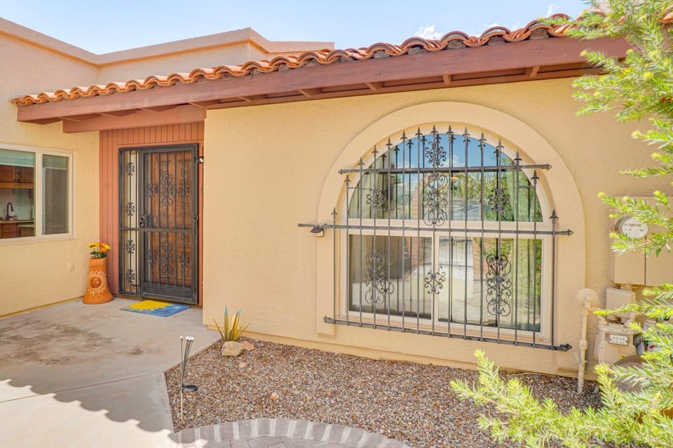Quiet Townhome w/ Mountain Views in Green Valley House in Green Valley