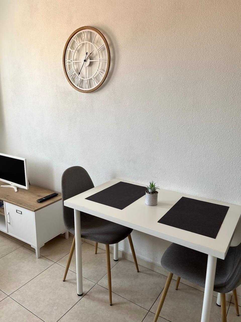 F2 moderne, proche gare, terrasse et parking prive Apartment in Perpignan