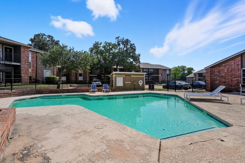 Day, Pool view, Swimming pool, Location