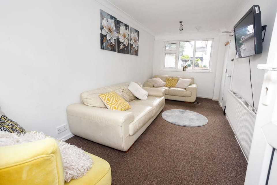 The 5 BDR Retreat within city centre - sleeps up to 10 people House in Leicester