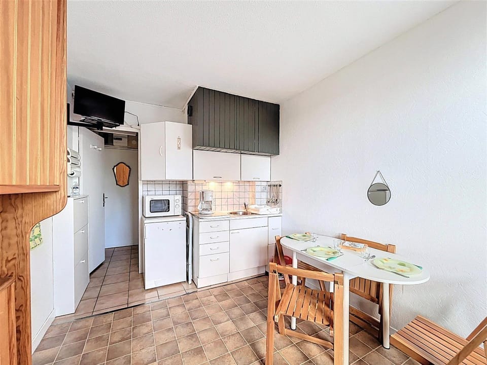 Studio agréable - Accès skis aux pieds - 3 pers - FR-1-267-320 Apartment in Villarembert