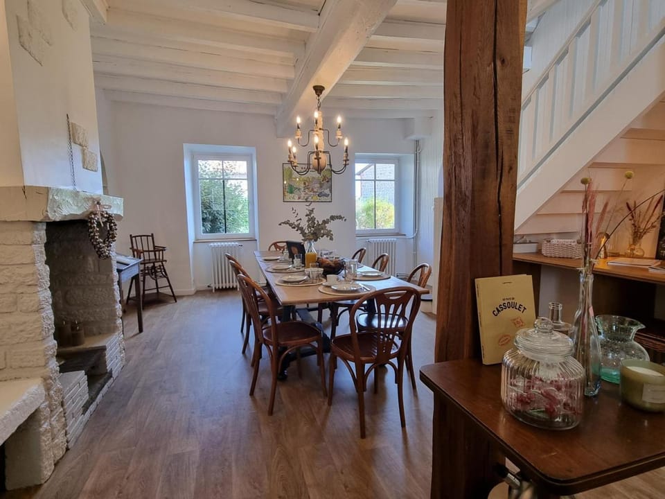 Gîte Charme et Confort à Saint-Haon-le-Châtel, Animaux admis - FR-1-496-371 House in Auvergne-Rhône-Alpes