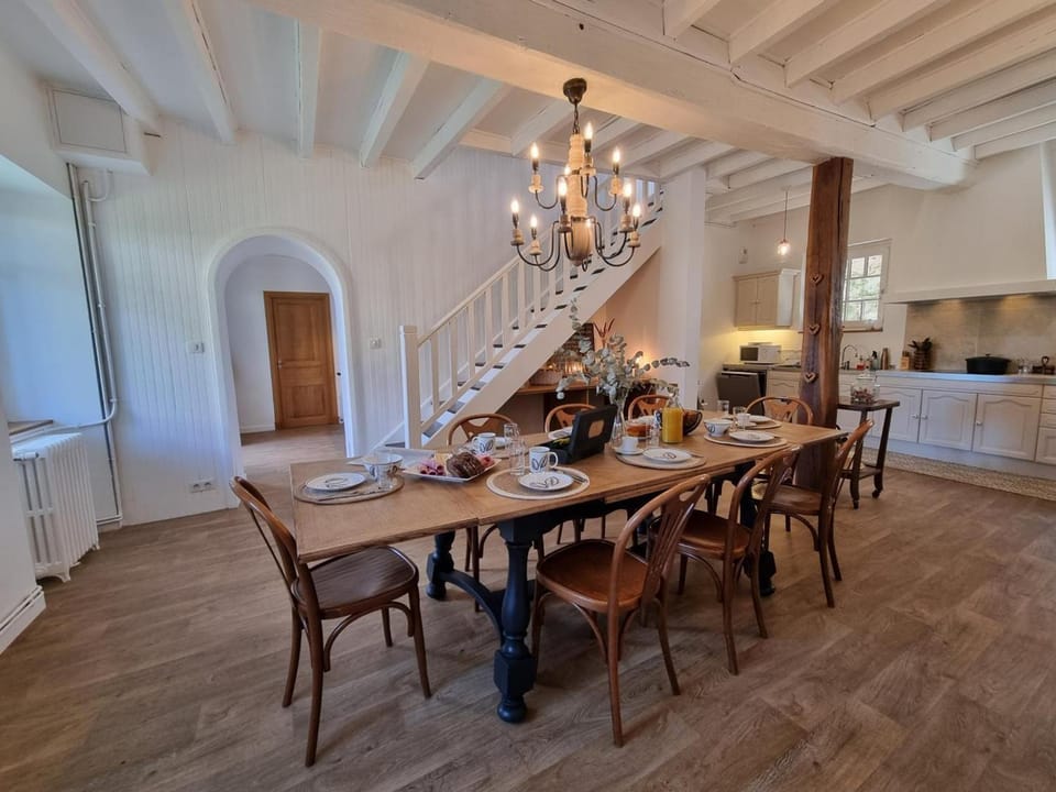 Gîte Charme et Confort à Saint-Haon-le-Châtel, Animaux admis - FR-1-496-371 House in Auvergne-Rhône-Alpes