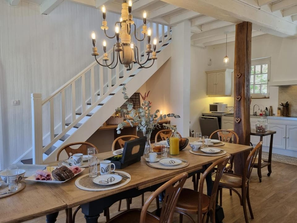 Gîte Charme et Confort à Saint-Haon-le-Châtel, Animaux admis - FR-1-496-371 House in Auvergne-Rhône-Alpes