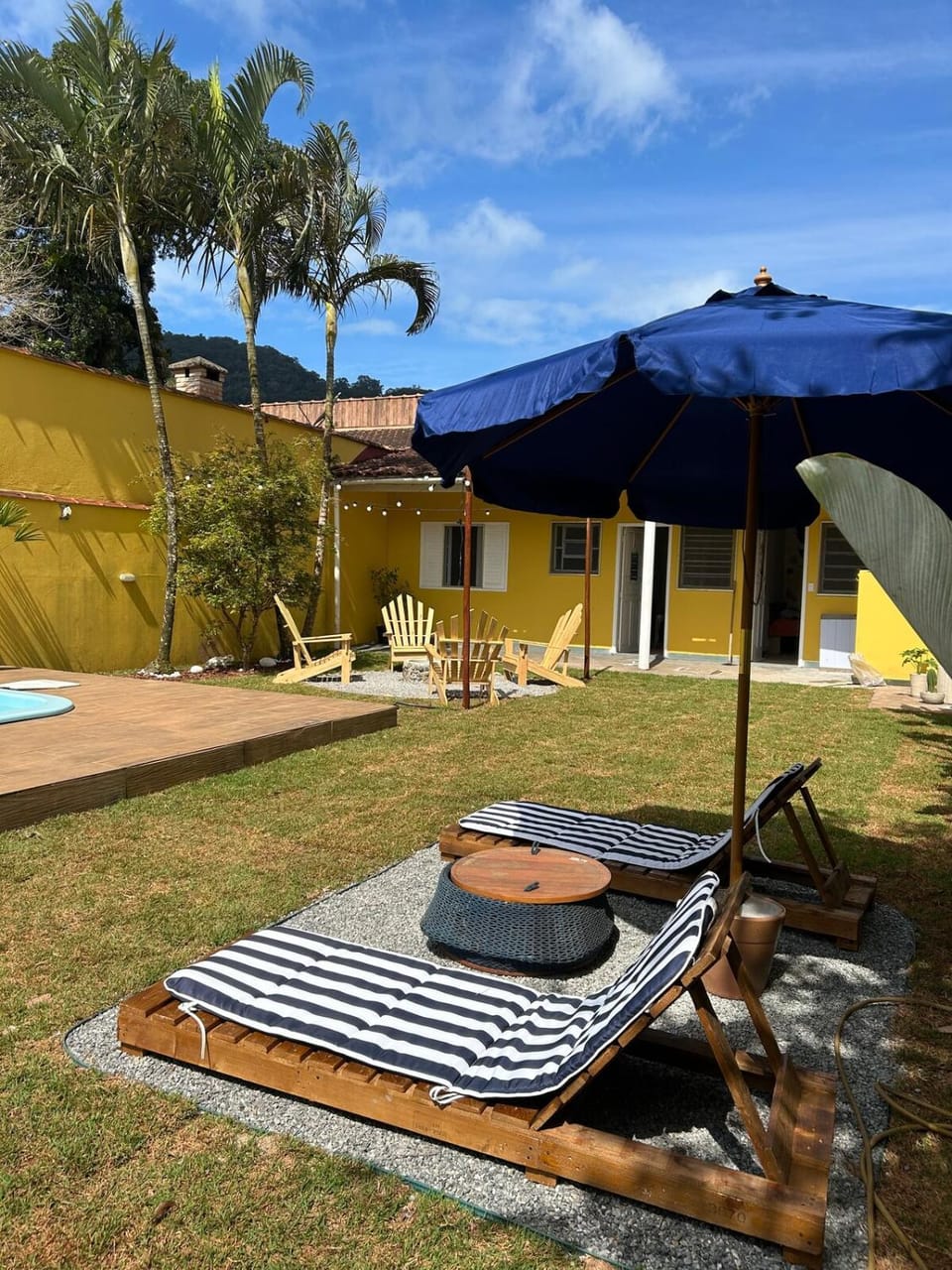 Garden, fireplace, sunbed