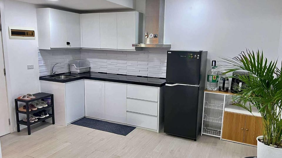 L A Azure staycation Apartment in Paranaque