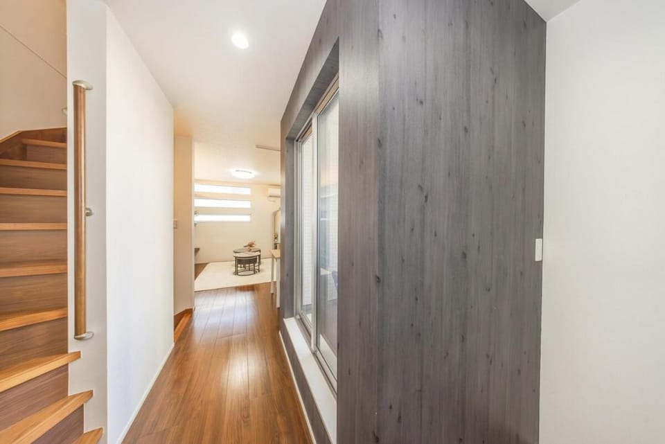 9-min walk to Ikebukuro Station, 1-min walk to Kanamecho Station Max 8 guests 70 sqm Free parking Direct access to Shinjuku, Shibuya, Ueno Apartment in Japan