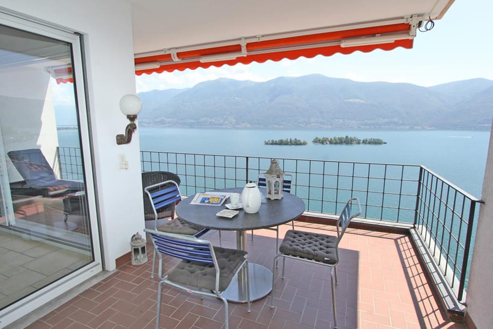 Casa Isole, 3,5-Zimmerwohnung by HolAp SA Apartment in Ascona