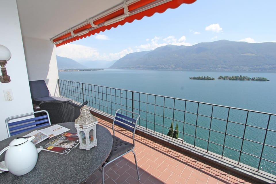Casa Isole, 3,5-Zimmerwohnung by HolAp SA Apartment in Ascona