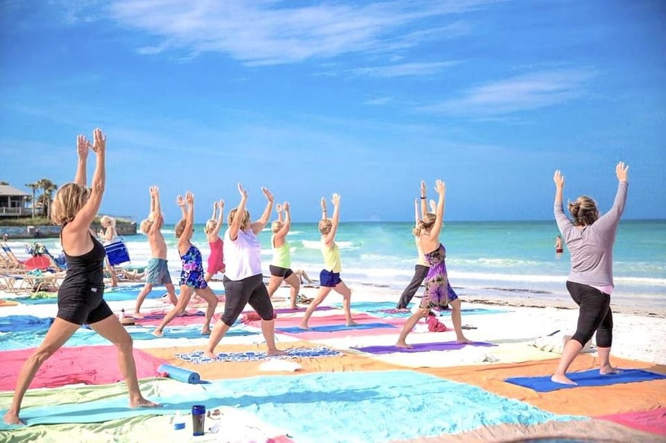 Siesta Key Coastal Getaway - Steps to the Beach House in Siesta Beach