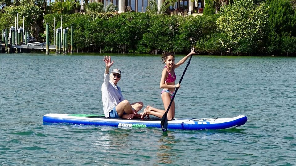 Siesta Key Coastal Getaway - Steps to the Beach House in Siesta Beach