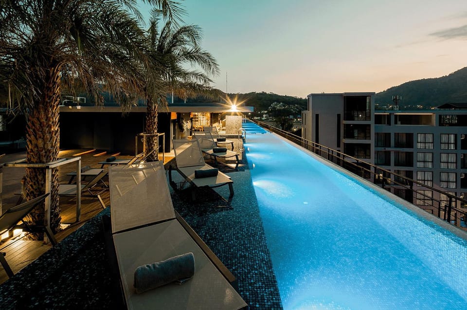 View (from property/room), Mountain view, Pool view, Swimming pool, sunbed