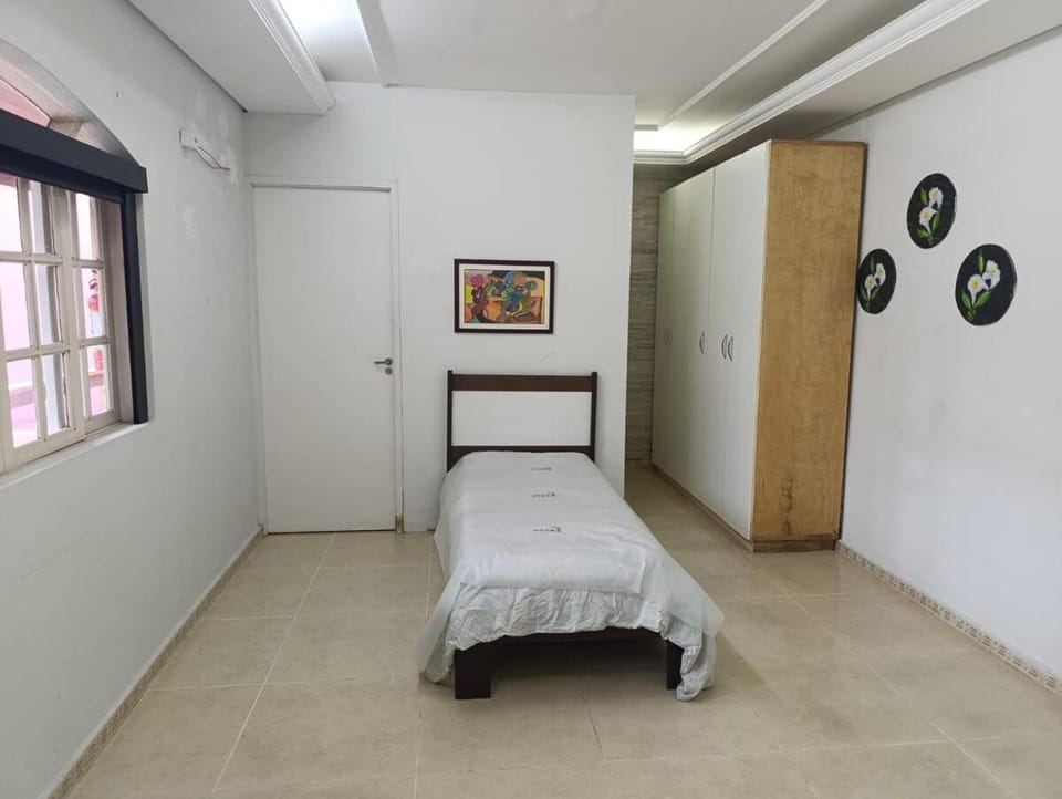 casa espaçosa proxima da praia com muita segurança House in State of São Paulo