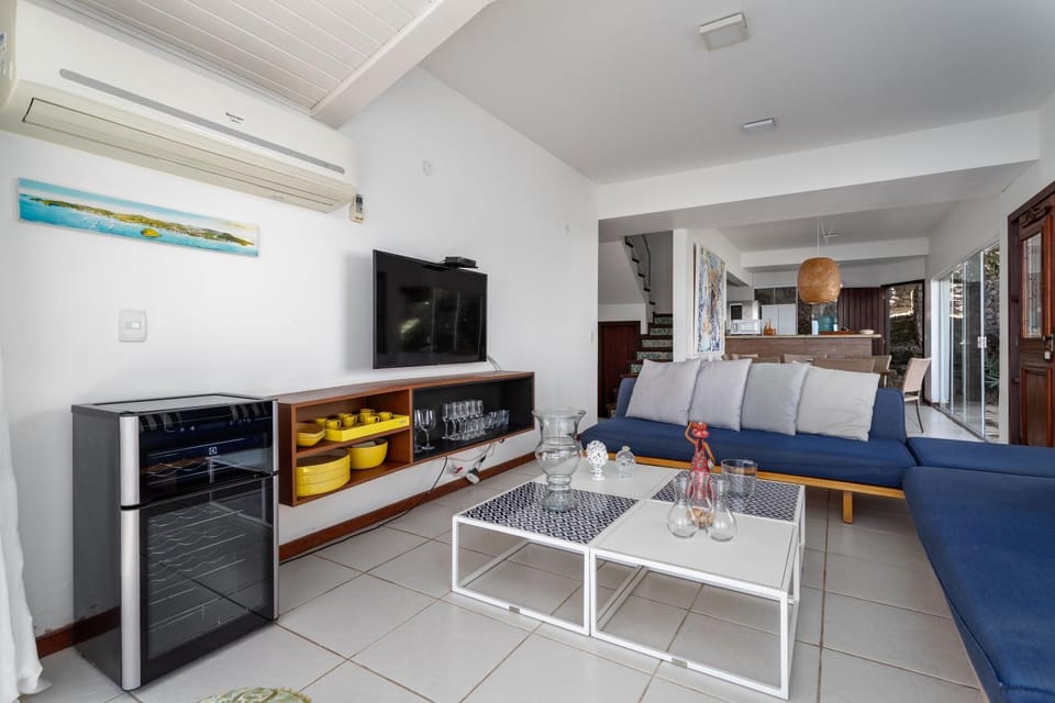 Living room, Seating area, Evening entertainment