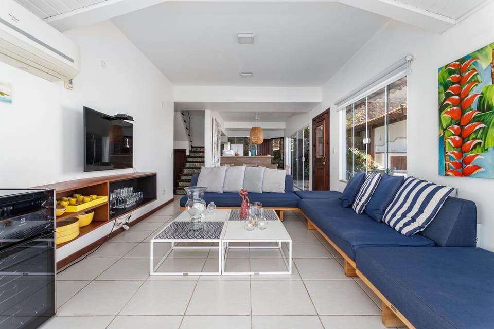 Communal lounge/ TV room, Living room, Seating area, Evening entertainment, air conditioner