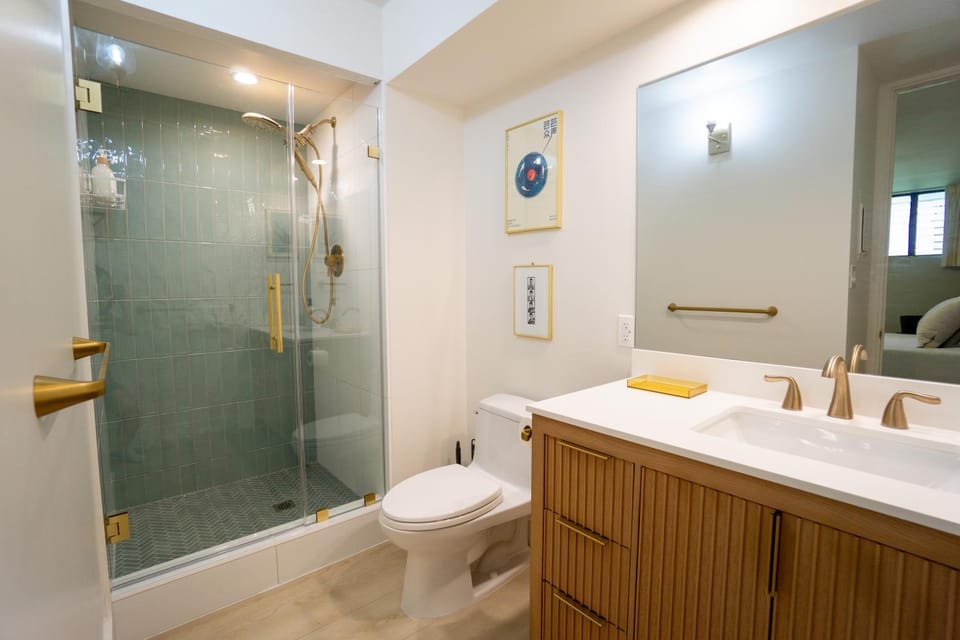 Shower, Toilet, Bath