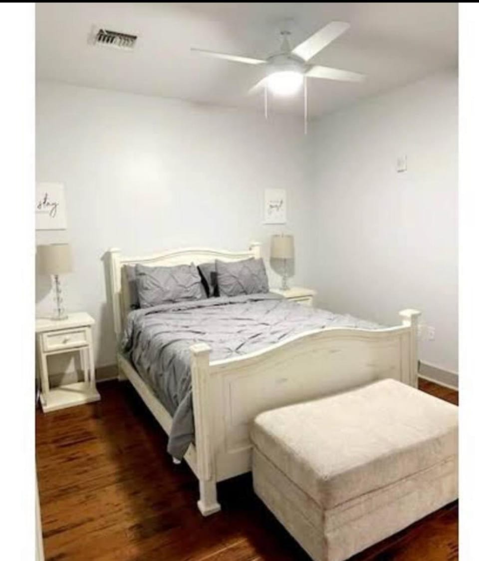 Drop Your Bags In Your 2 Bdrm, 2 Full Bath Condo In French Quarters Prime Location Apartment in French Quarter
