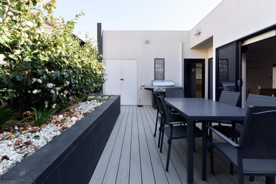 Grandeur & Charm: Updated Heritage Home House in Launceston