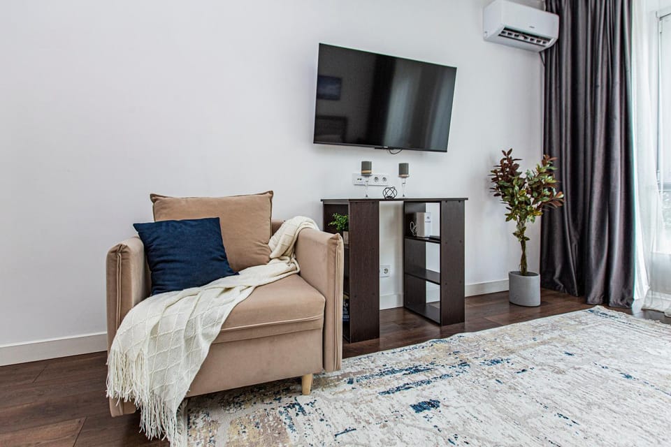 Bed, TV and multimedia, Living room, Bedroom, furniture, air conditioner