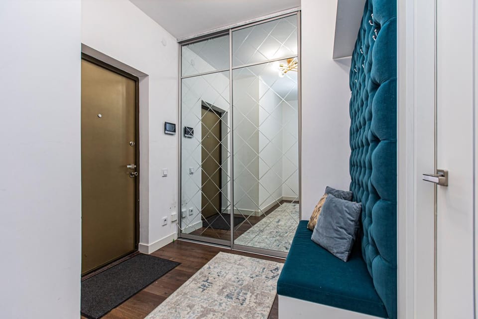 Photo of the whole room, furniture, wardrobe