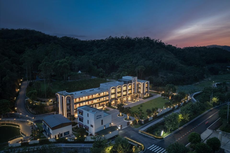 Property building, Natural landscape, Bird's eye view, Mountain view