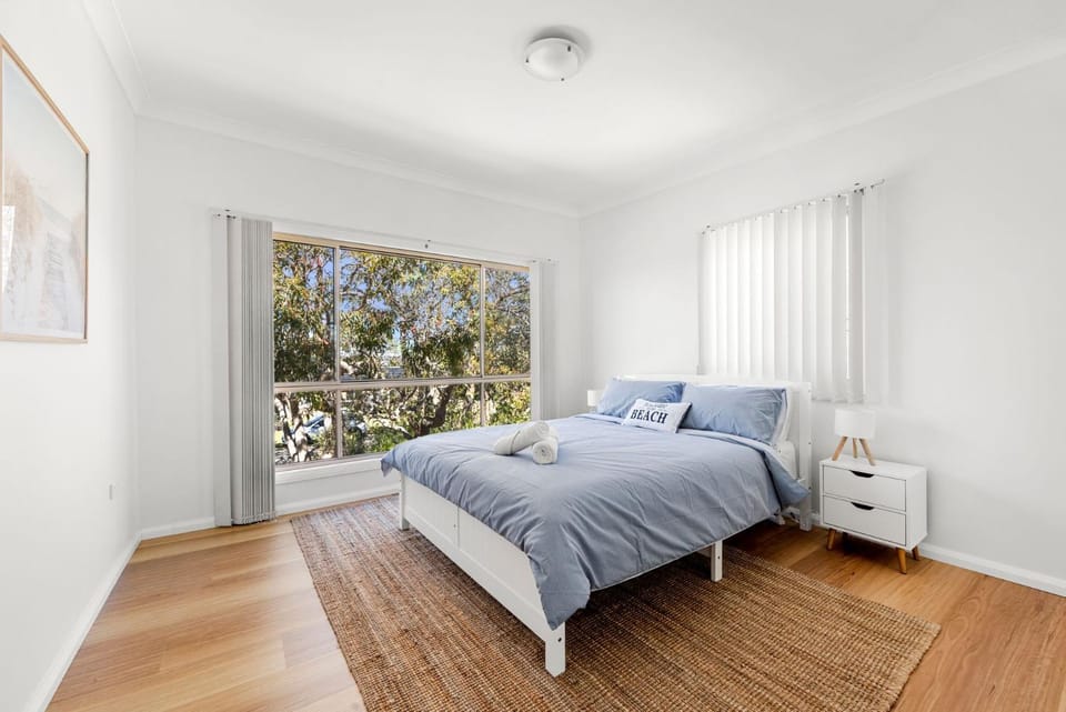 Ocean Echoes - Pet Friendly with Ocean Glimpses House in Culburra Beach
