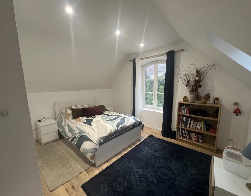 Bed, Library, Bedroom