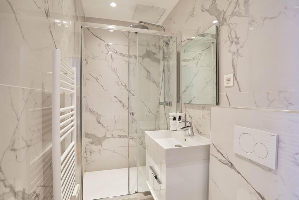 Shower, Bathroom