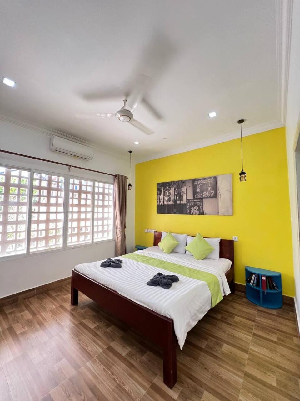 Bed, Bedroom, air conditioner