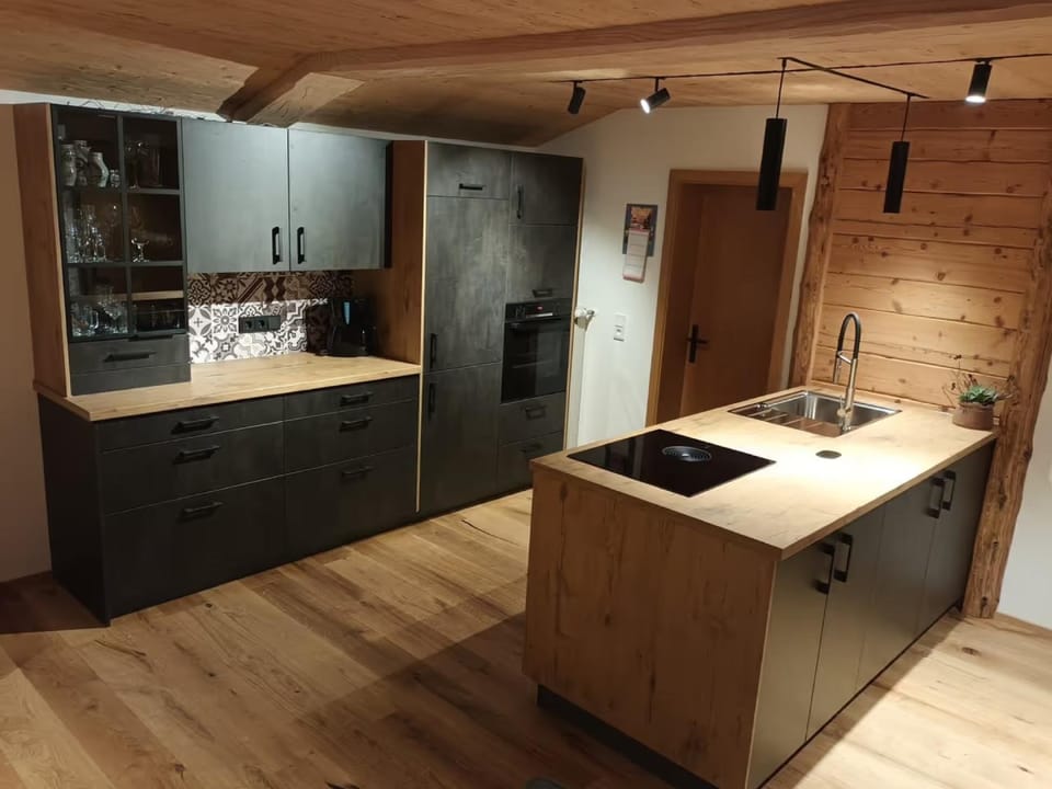 Kitchen or kitchenette, Living room