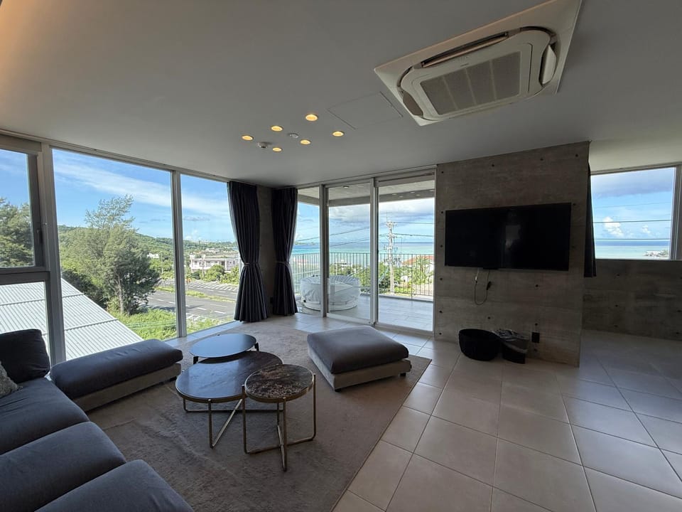 Living room, Photo of the whole room