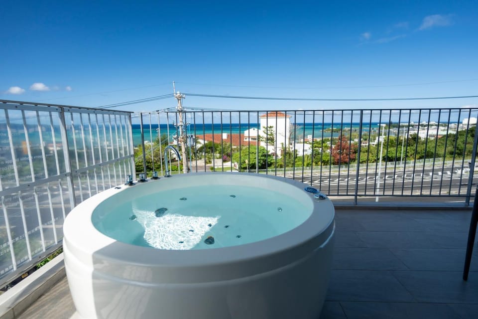 Hot Tub, Balcony/Terrace, Photo of the whole room, Sea view