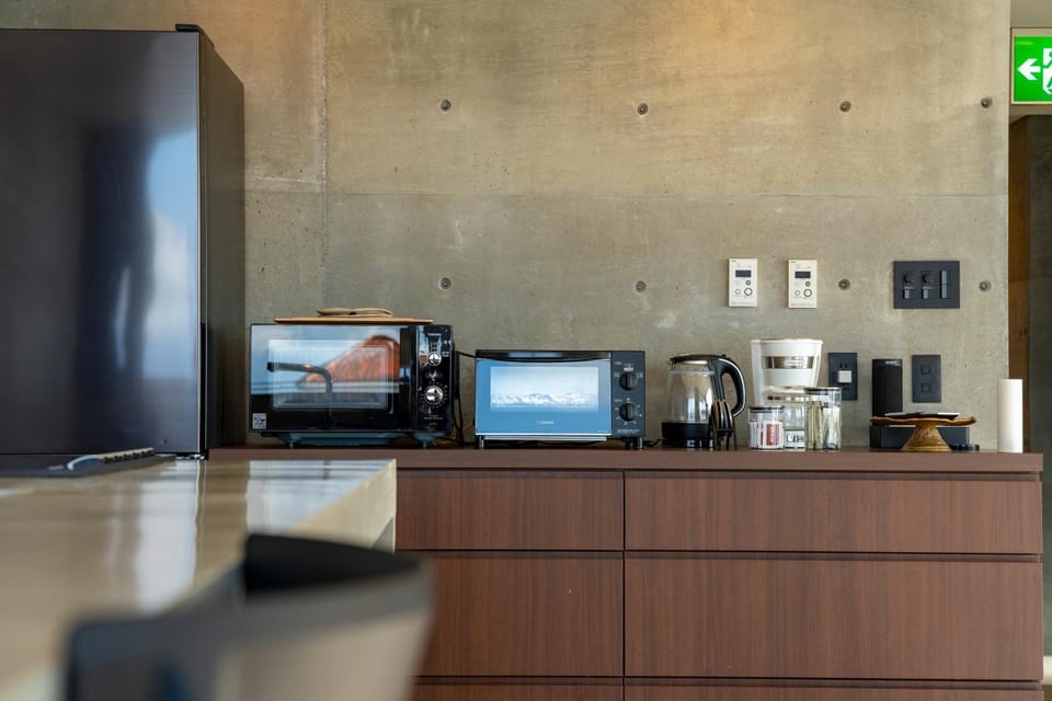 Photo of the whole room, toaster