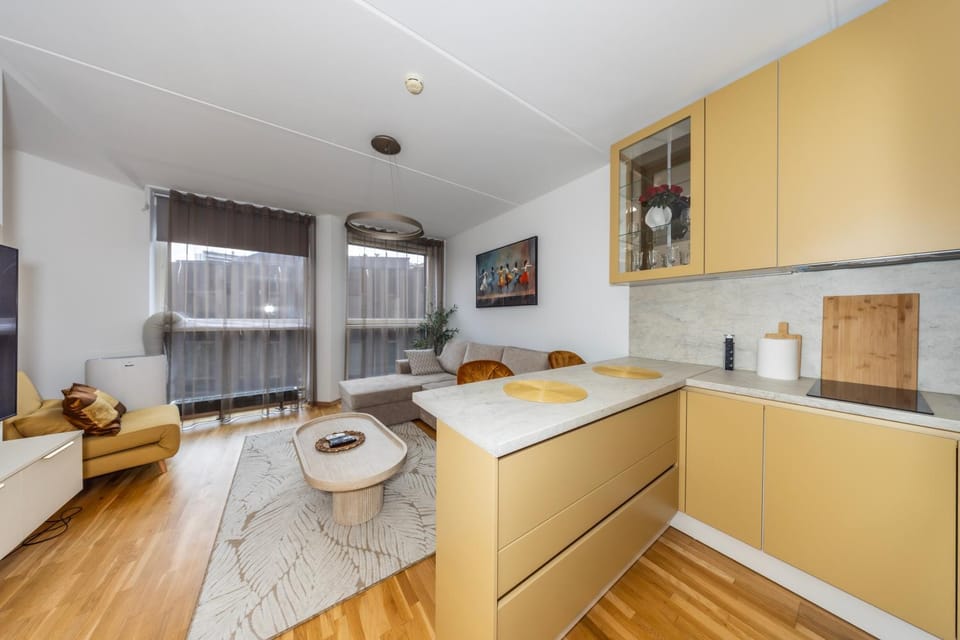 Photo of the whole room, air conditioner