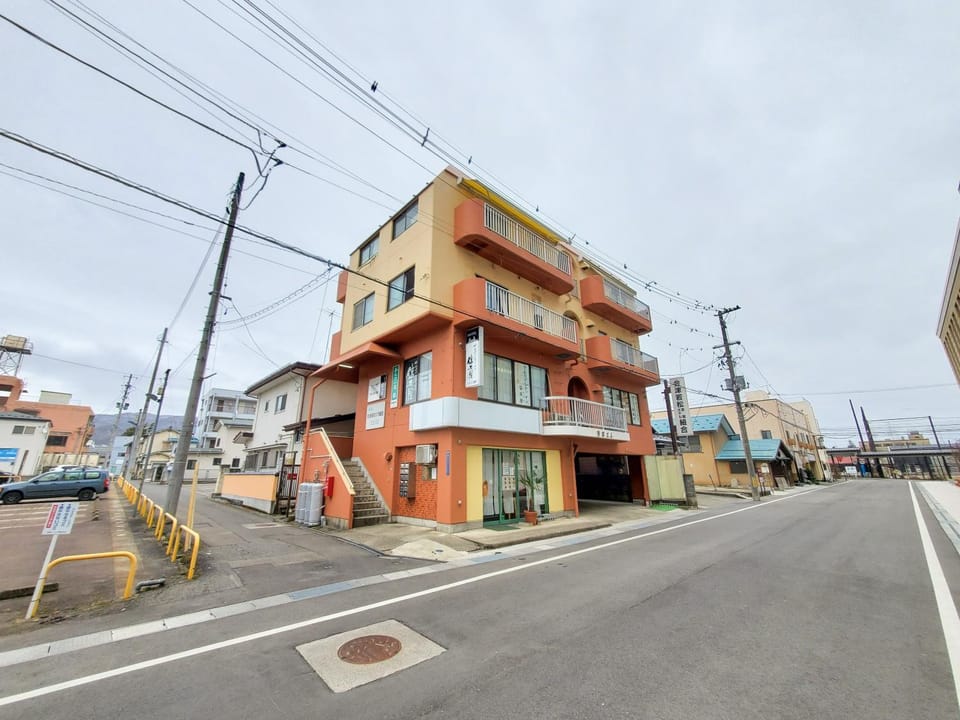 Property building, Day