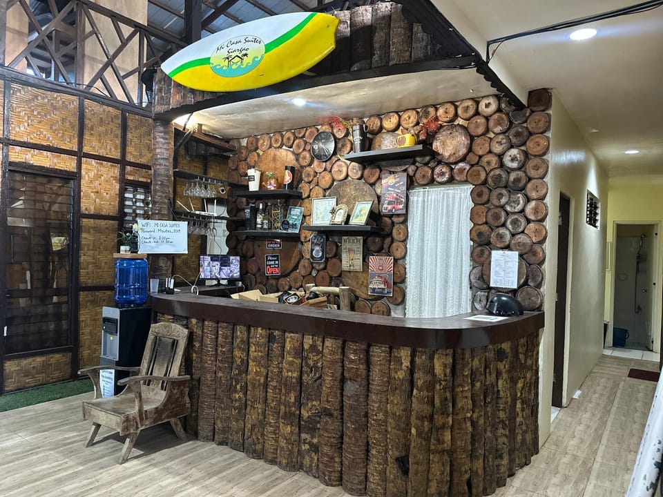 Coffee/tea facilities, Kitchen or kitchenette, Lobby or reception, Lounge or bar