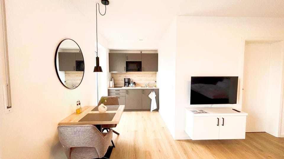 TV and multimedia, Kitchen or kitchenette, Dining area