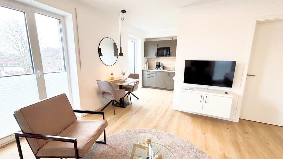 Communal lounge/ TV room, TV and multimedia, Kitchen or kitchenette, Living room, Seating area, Dining area, Evening entertainment